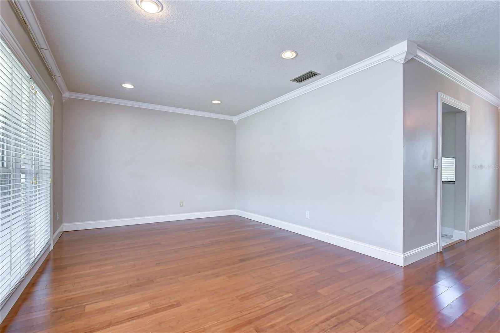 4723 SOUTHBREEZE DRIVE