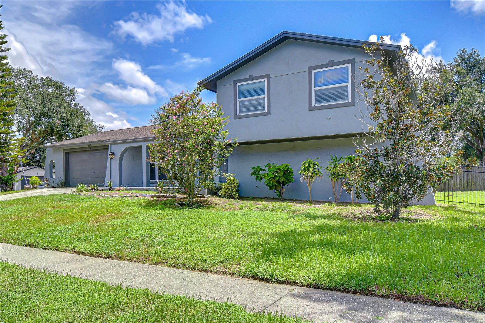 4723 SOUTHBREEZE DRIVE