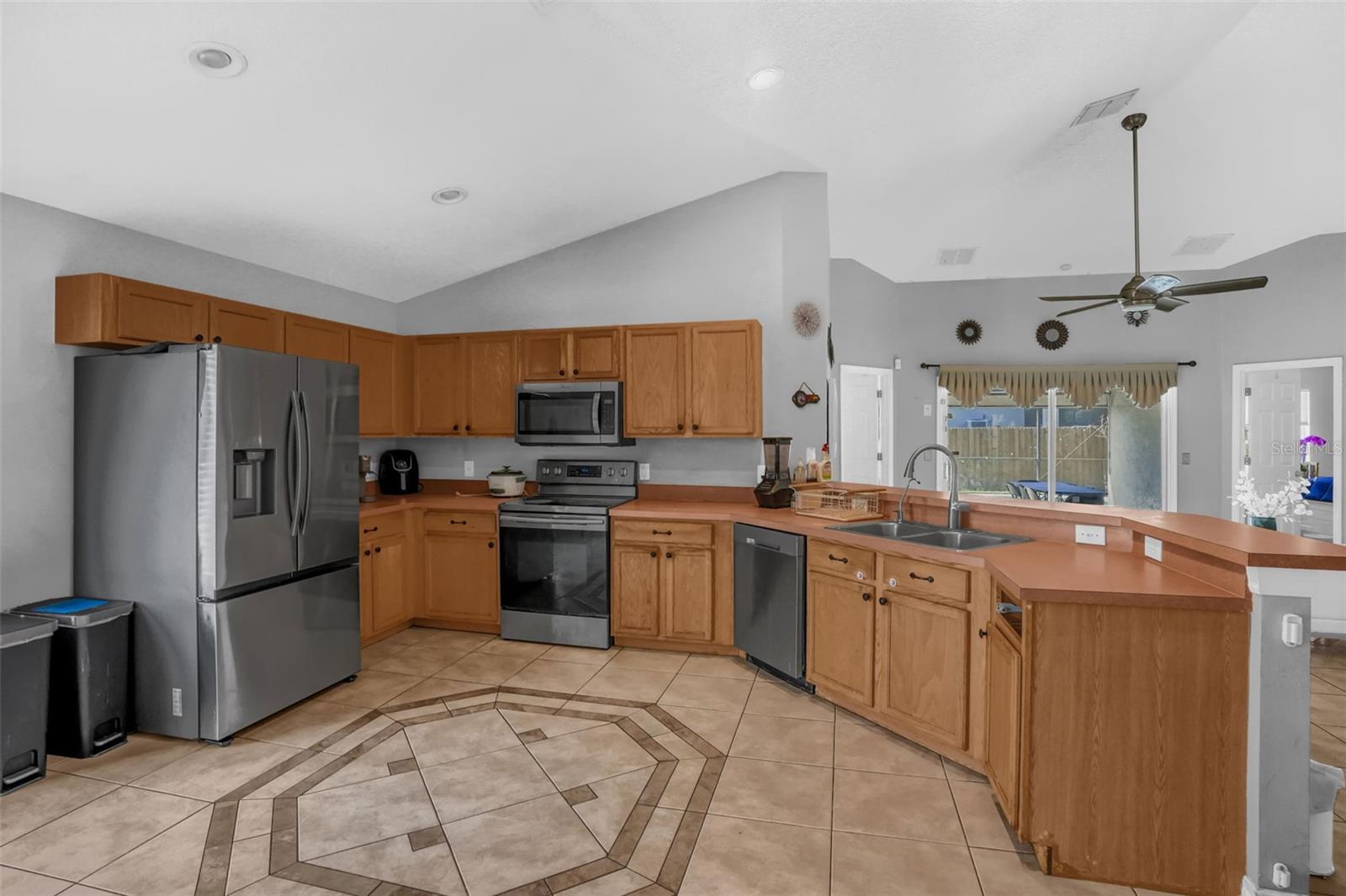 GLENEAGLES - Residential Lease