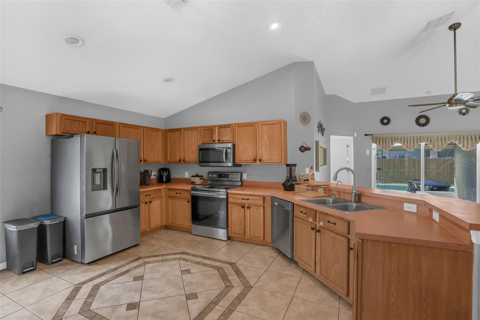 GLENEAGLES - Residential Lease