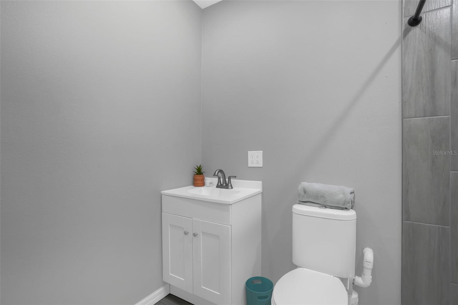 GLENEAGLES - Residential Lease