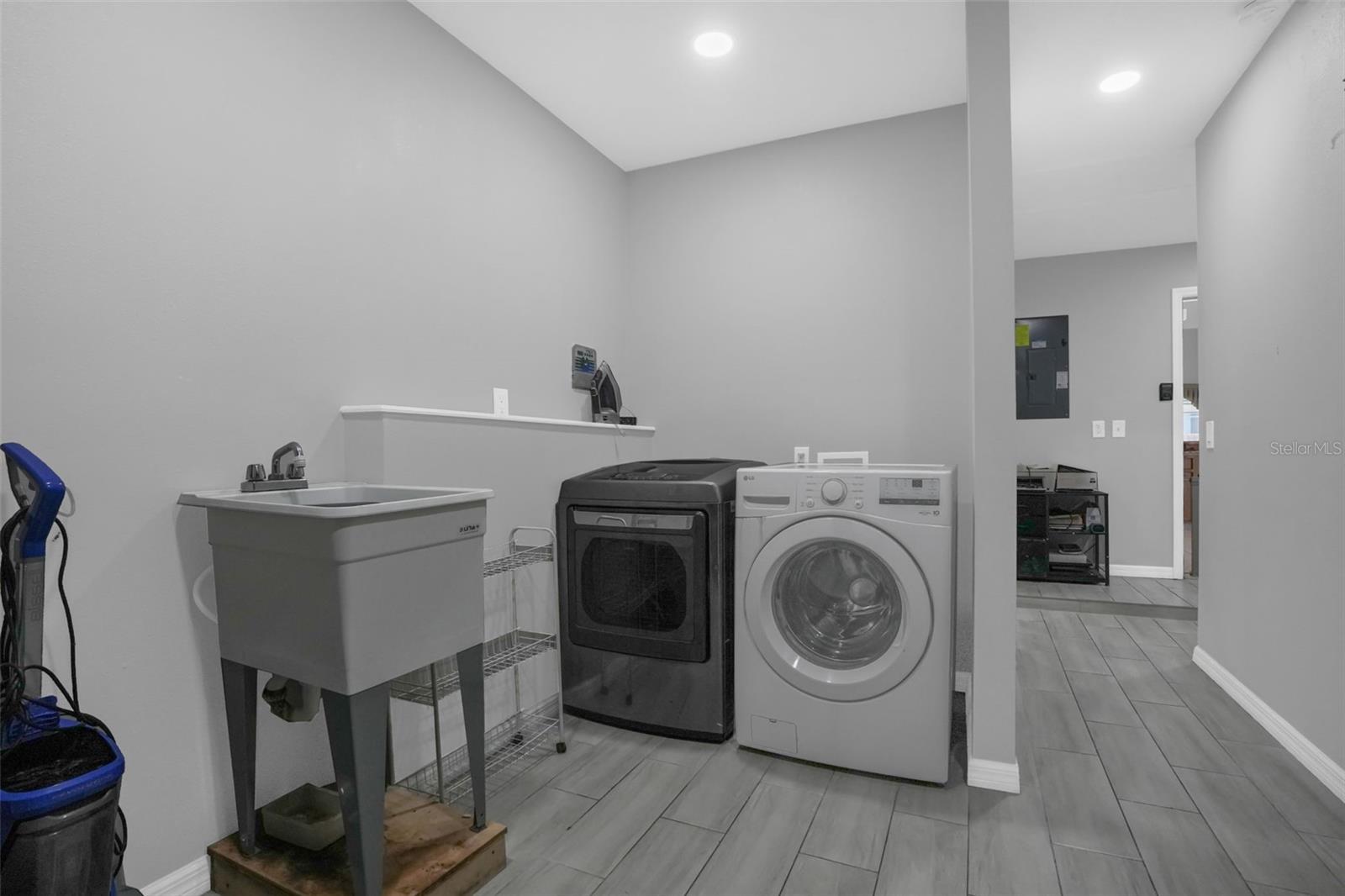 GLENEAGLES - Residential Lease