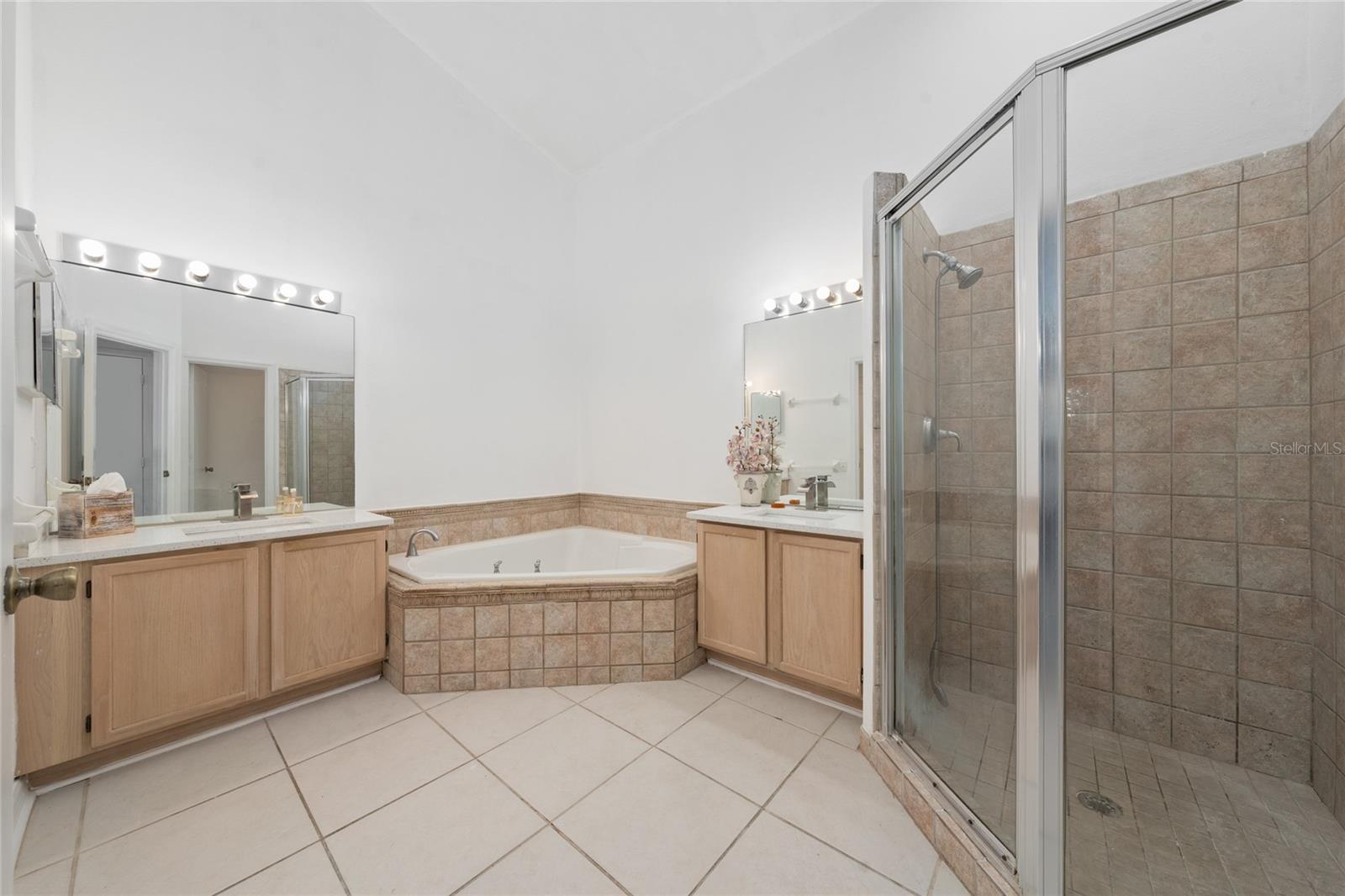 VENTURA VILLAGE PH 04 - Residential