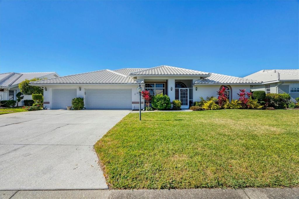 Photo of 1008 Beckley Circle, Venice, FL 34292 (MLS # N6142228)