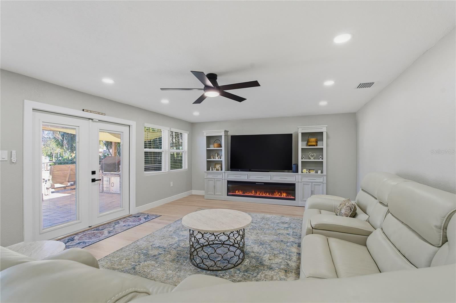 BAYWOOD VILLAGE SEC 2 - Residential