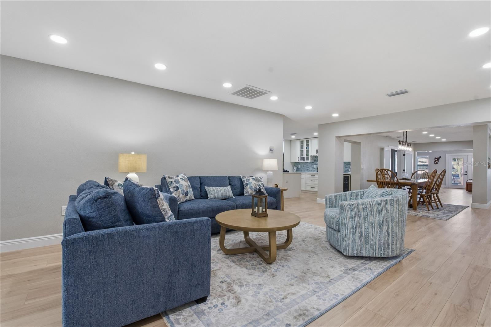 BAYWOOD VILLAGE SEC 2 - Residential