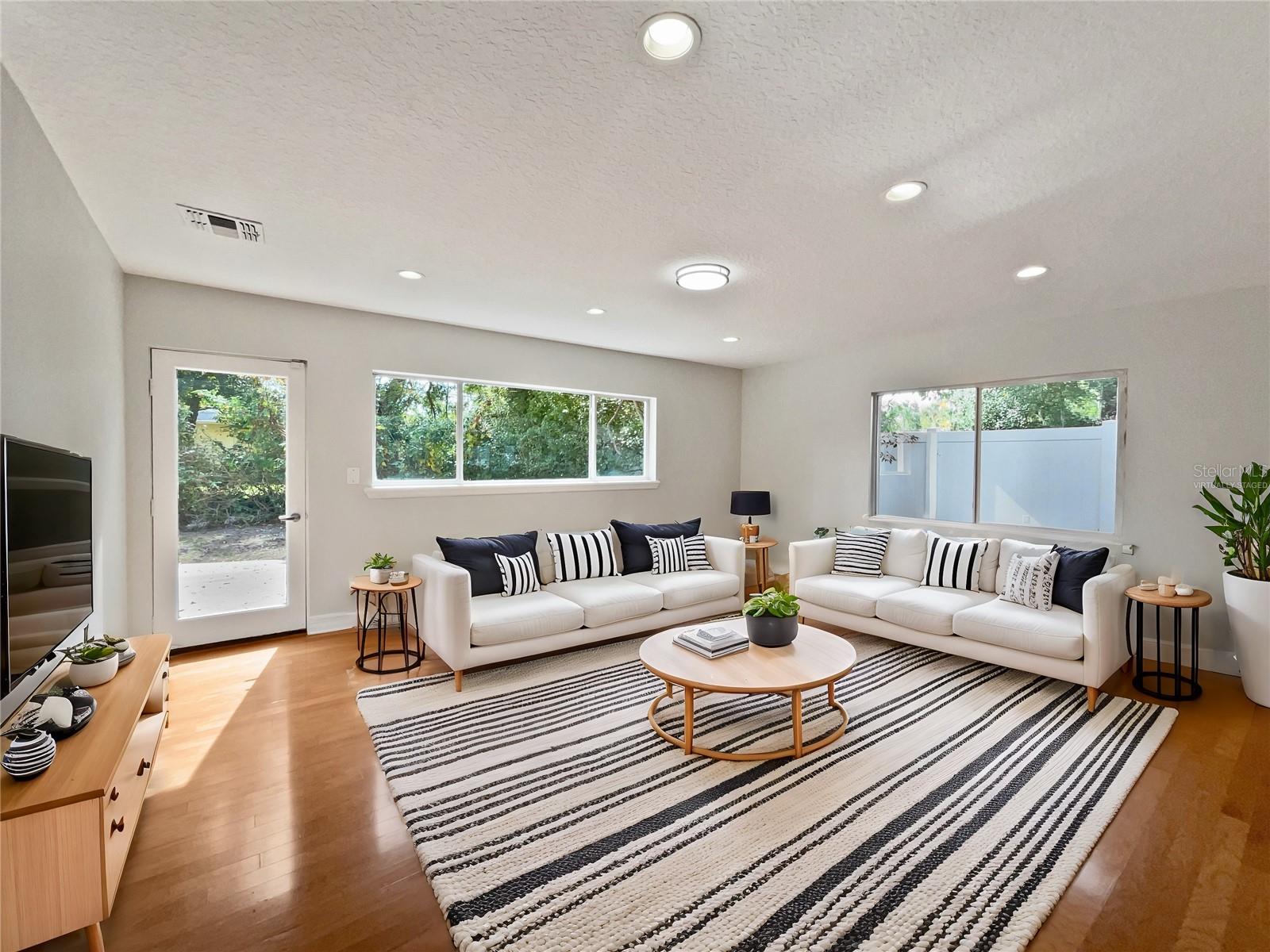 662 LAKE DRIVE