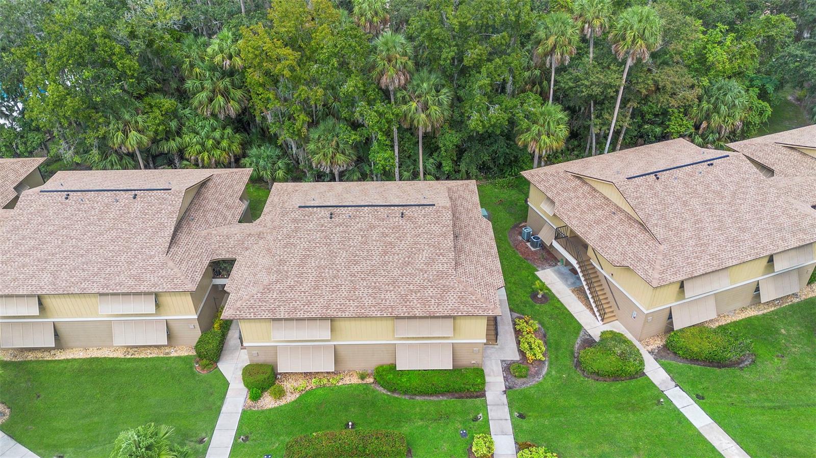 LAKESIDE CONDO APTS - Residential