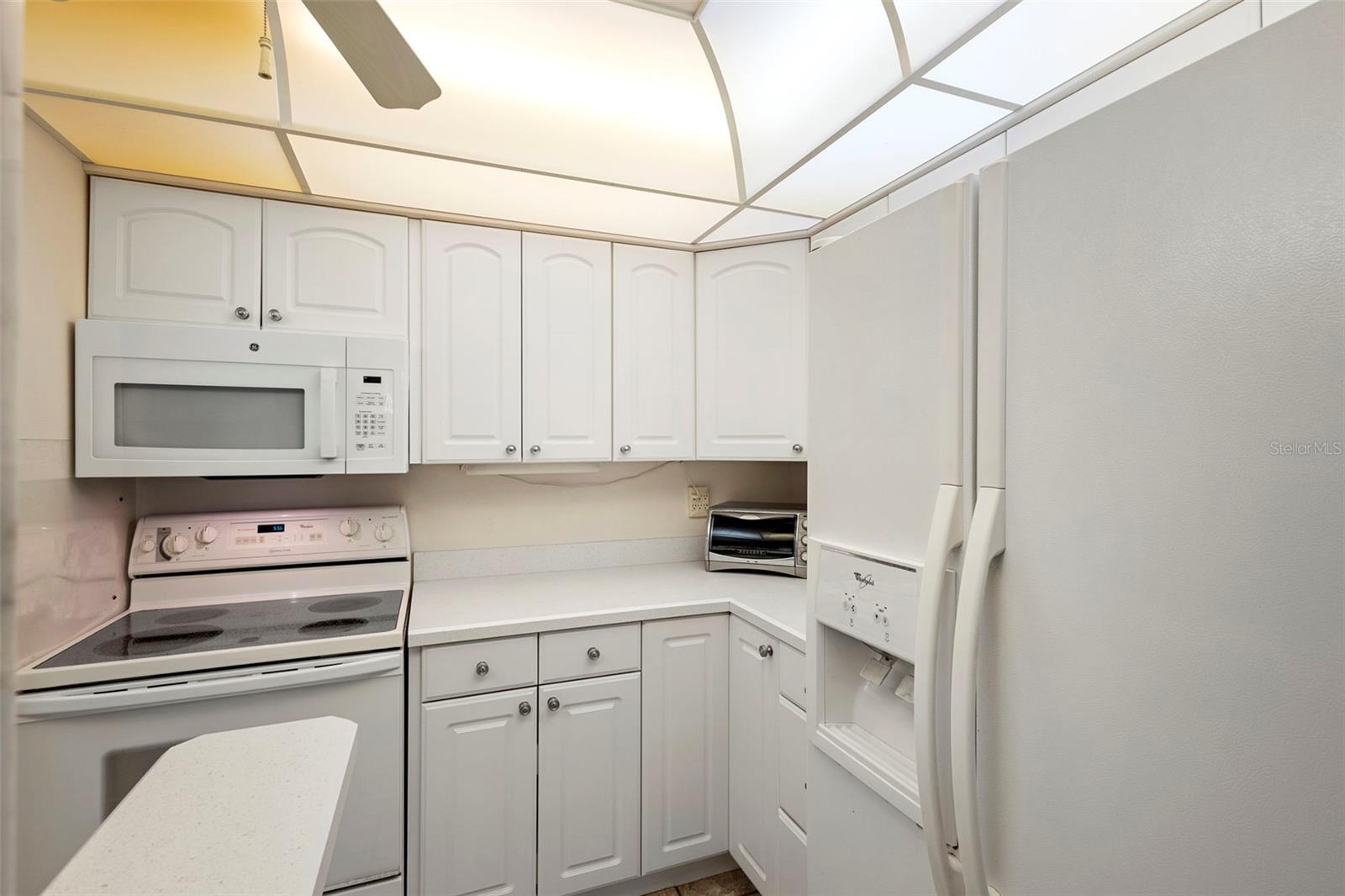 LAKESIDE CONDO APTS - Residential