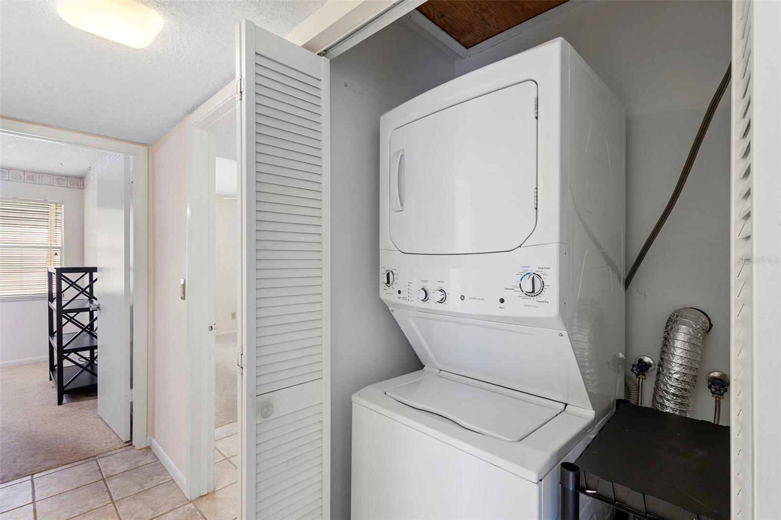 LAKESIDE CONDO APTS - Residential