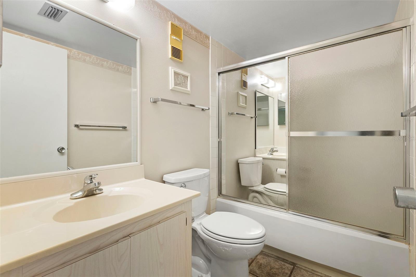 LAKESIDE CONDO APTS - Residential