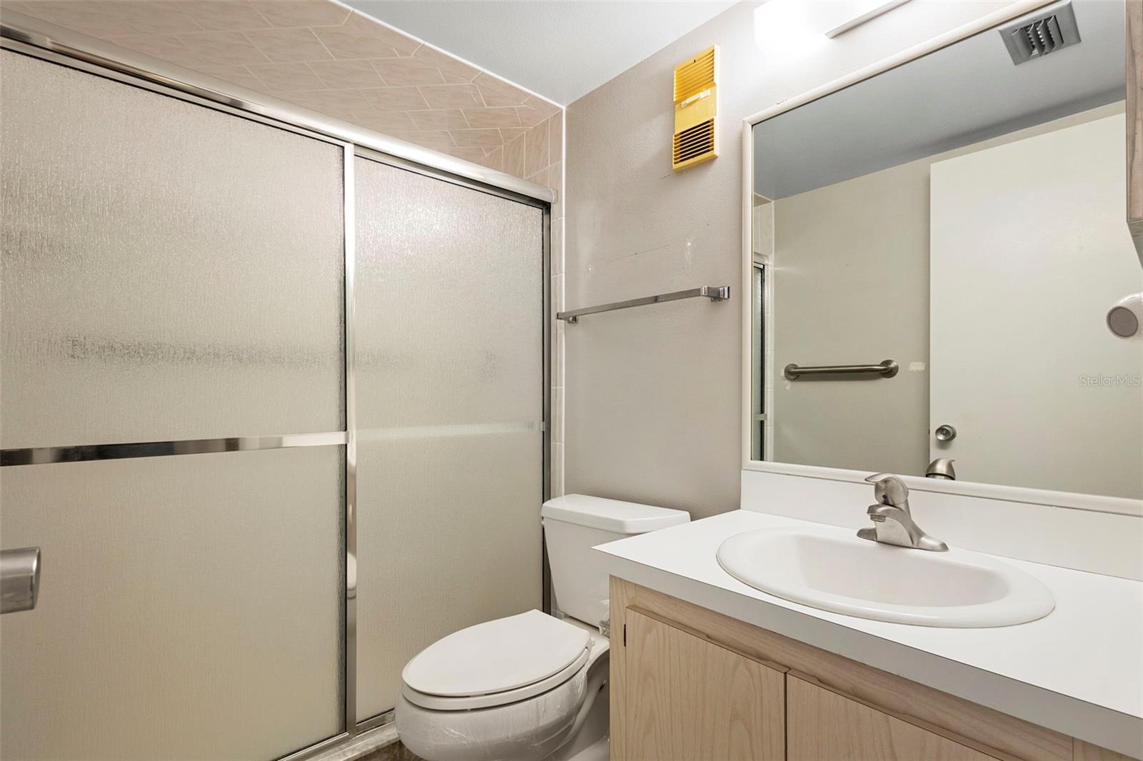 LAKESIDE CONDO APTS - Residential