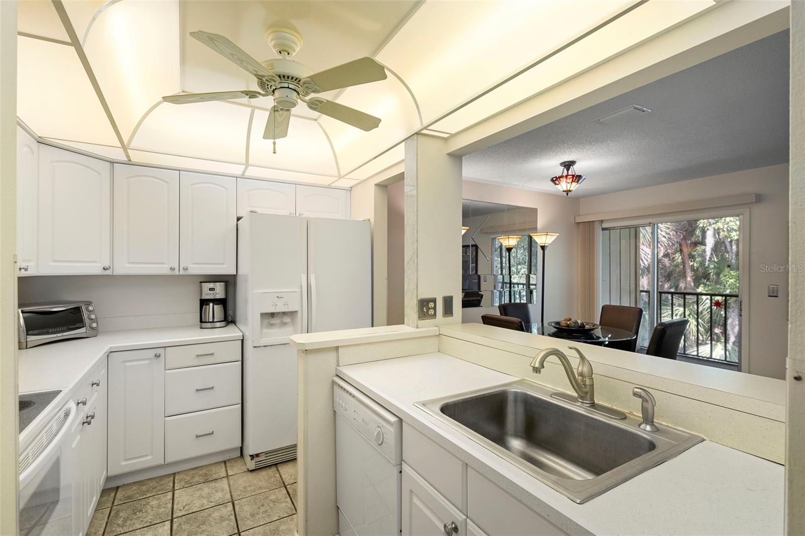 LAKESIDE CONDO APTS - Residential