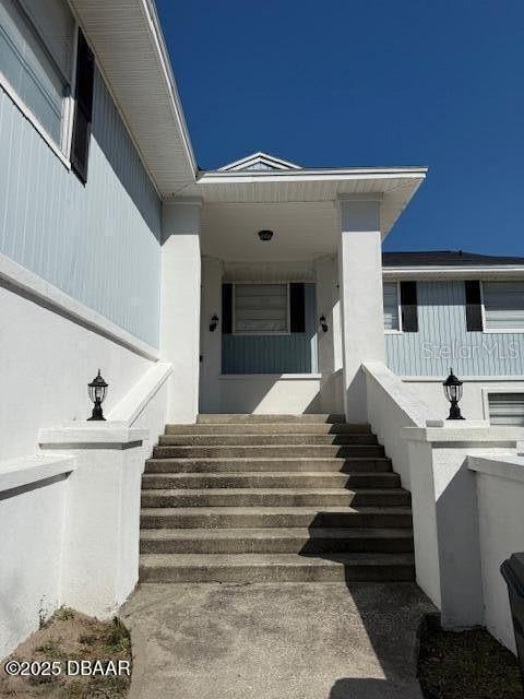 860 LAMBERT AVENUE