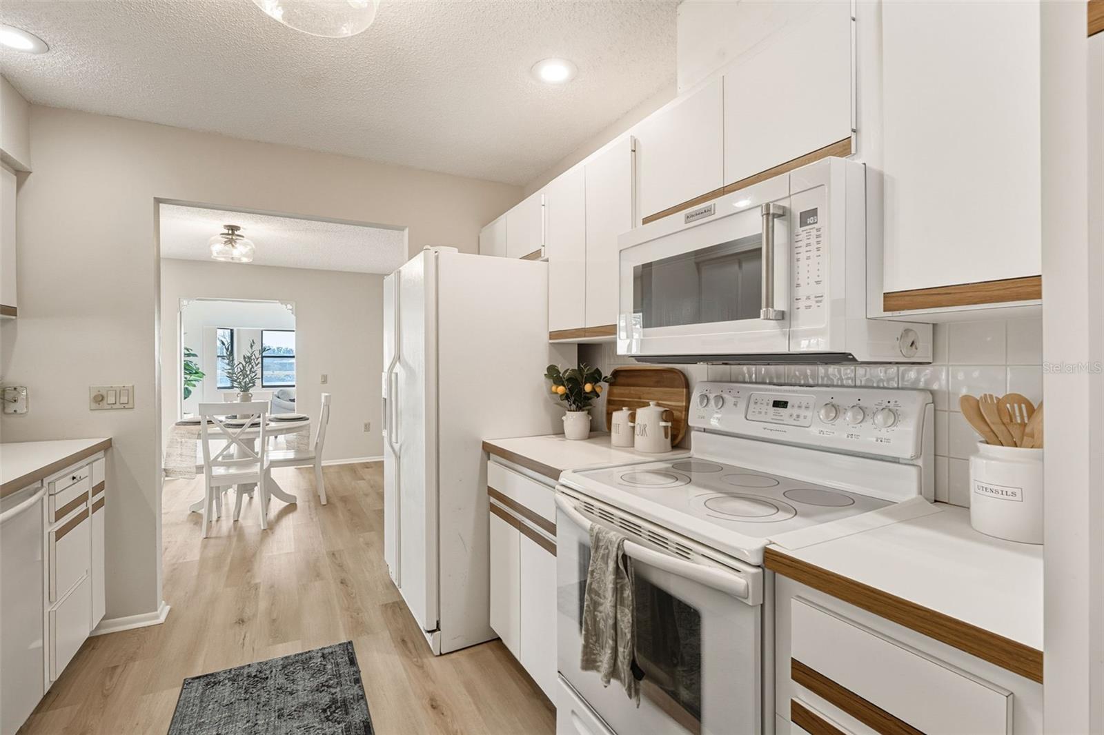 MEADOW RUN AT JACARANDA - Residential