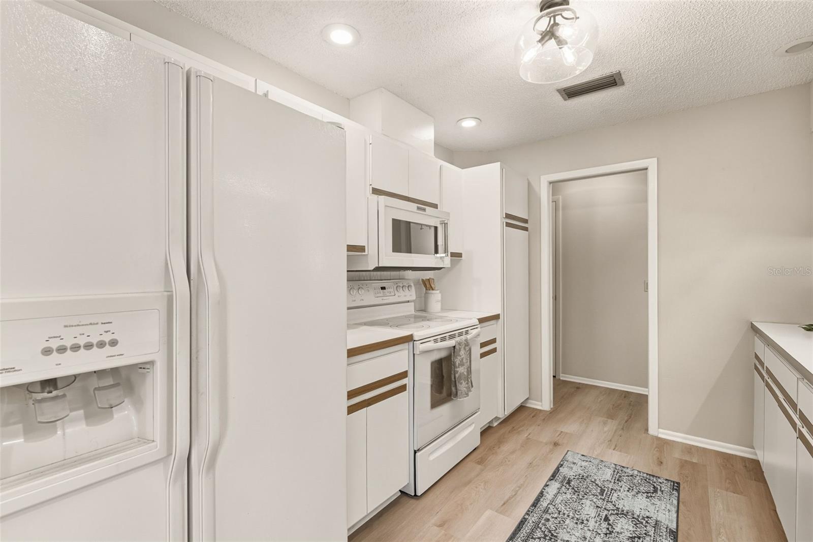 MEADOW RUN AT JACARANDA - Residential