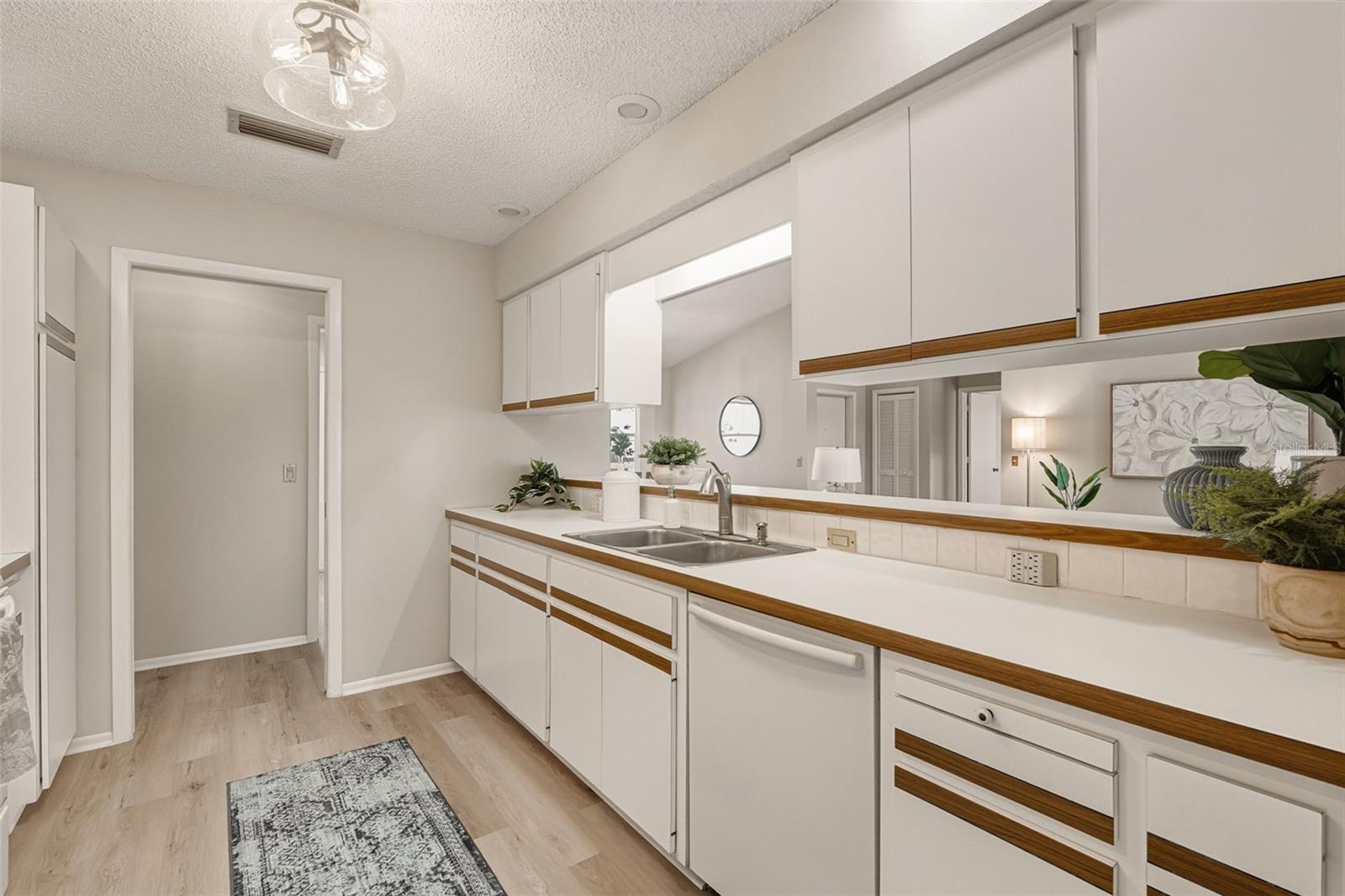 MEADOW RUN AT JACARANDA - Residential