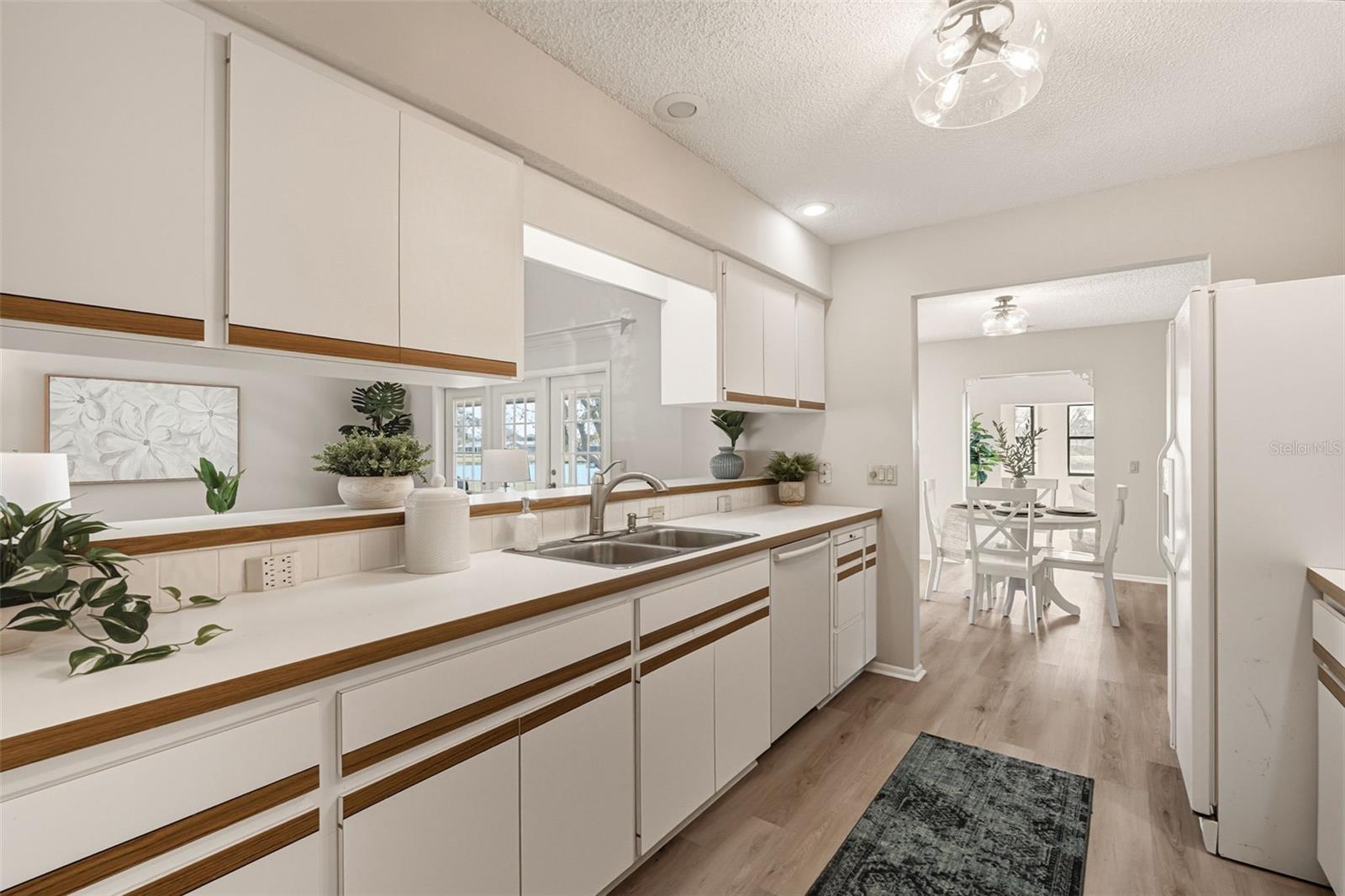 MEADOW RUN AT JACARANDA - Residential