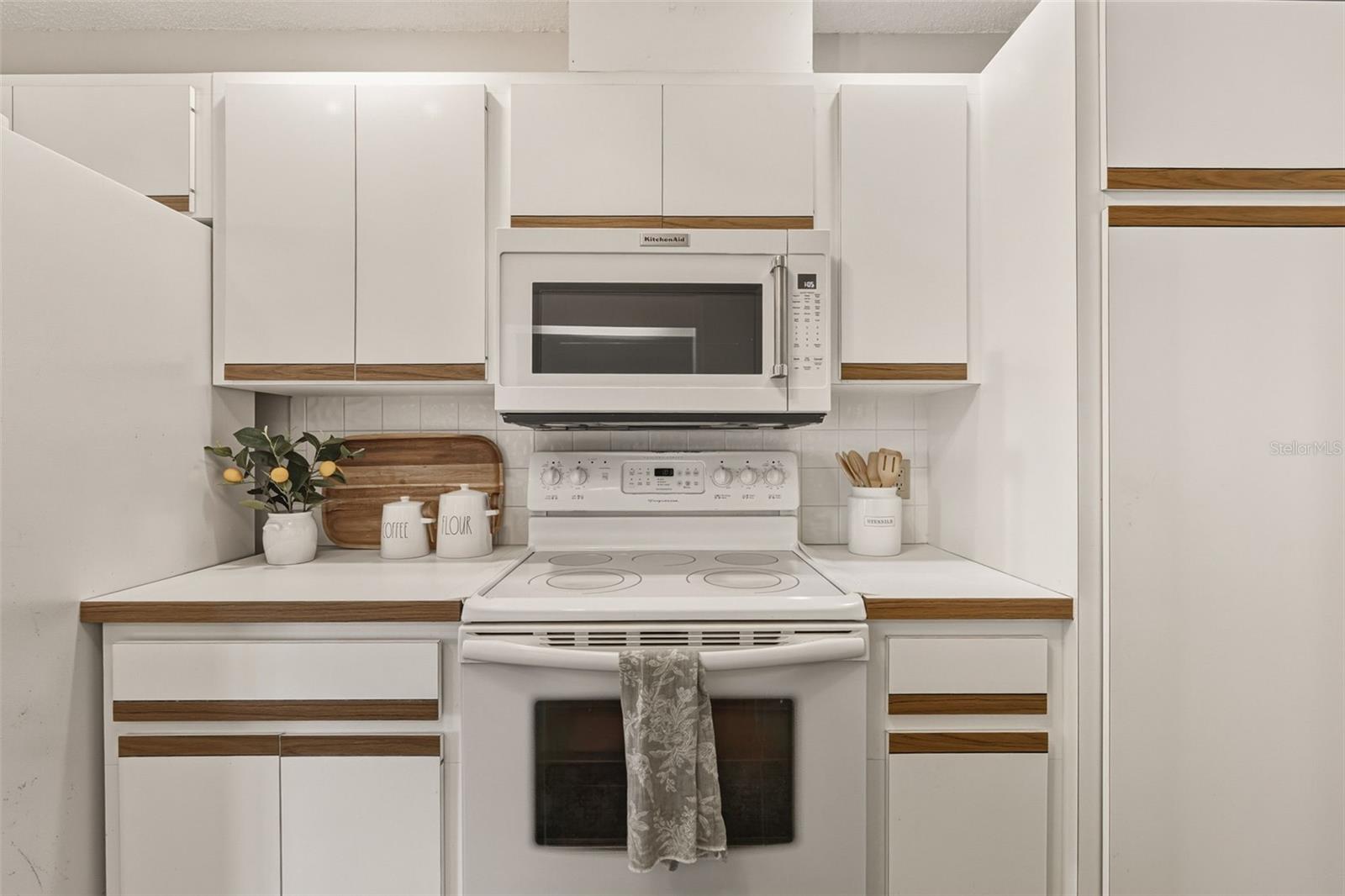 MEADOW RUN AT JACARANDA - Residential