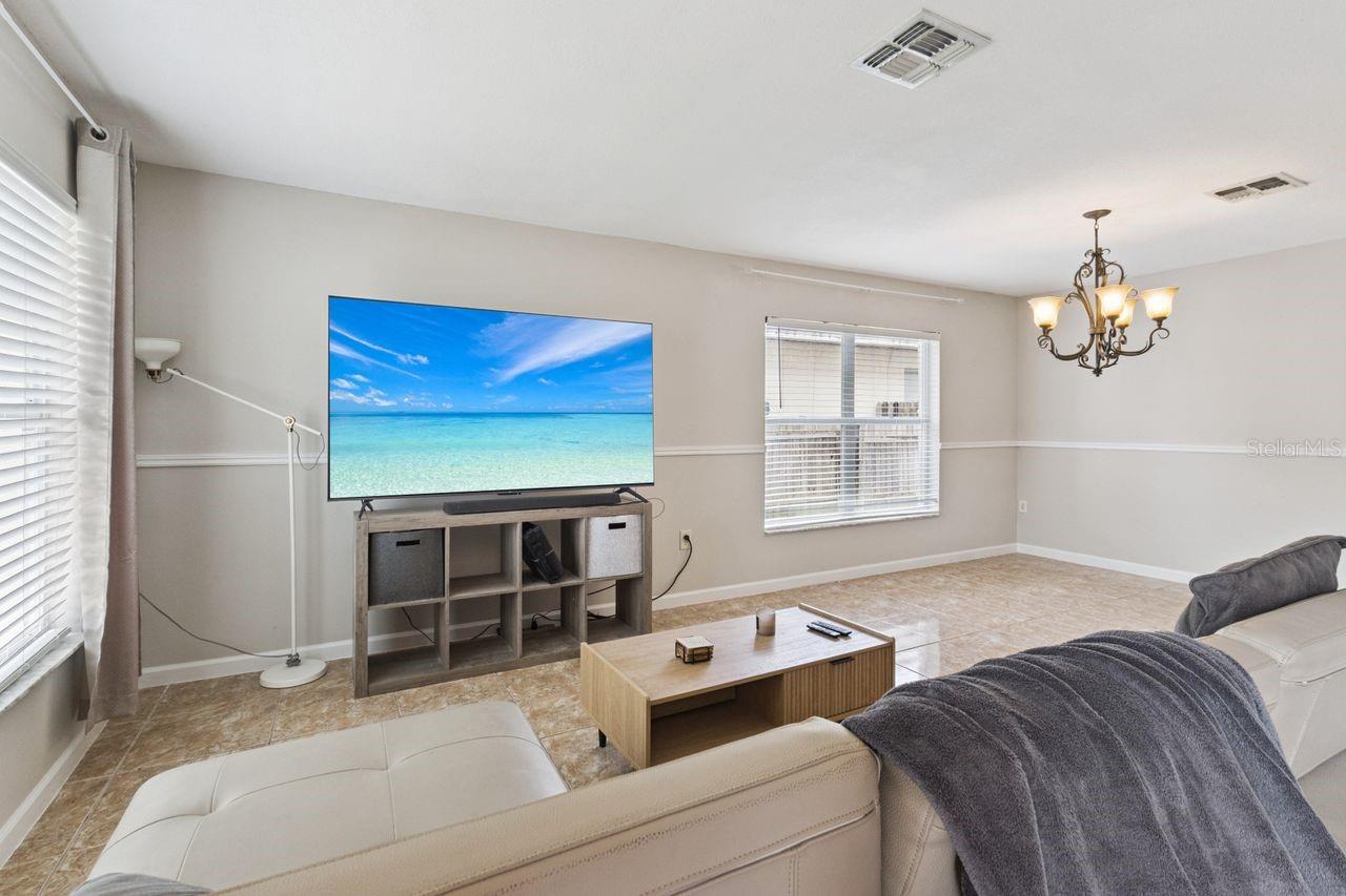 3125 HOLLAND DRIVE