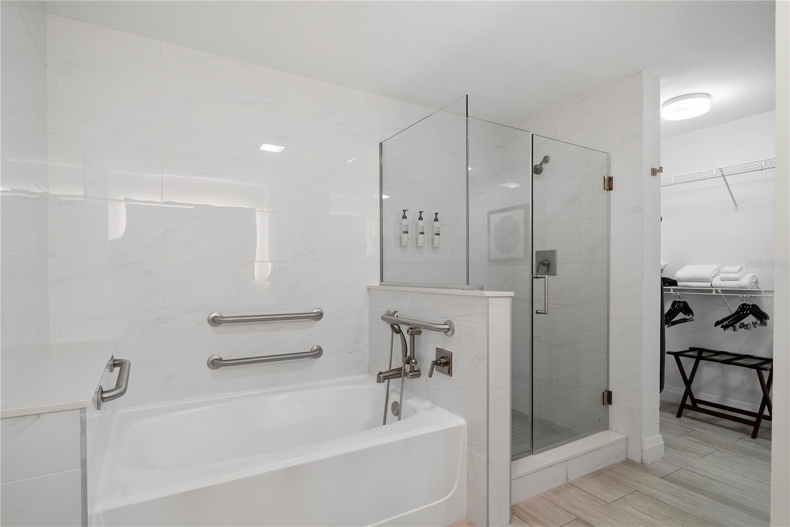 GROVE RESIDENCE & SPA HOTEL CONDO 3 - Residential