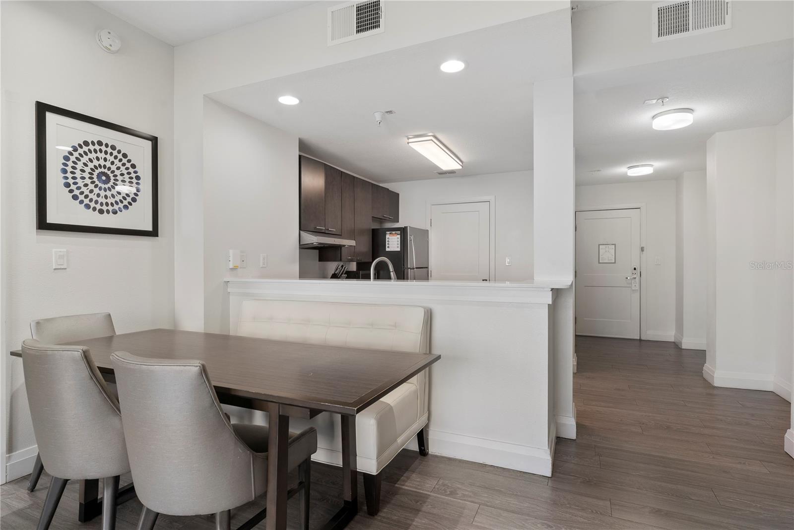 GROVE RESIDENCE & SPA HOTEL CONDO 3 - Residential