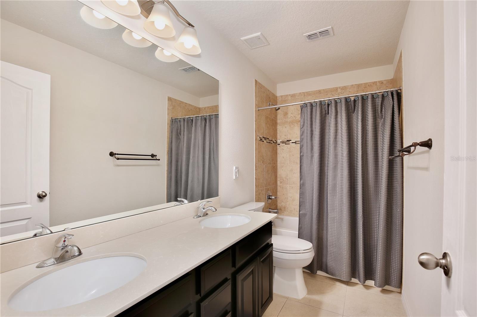 POINTE/HUNTERS CRK - Residential