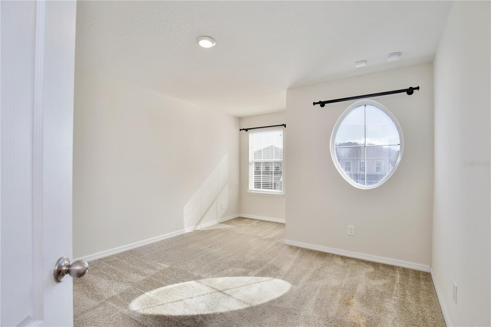 POINTE/HUNTERS CRK - Residential