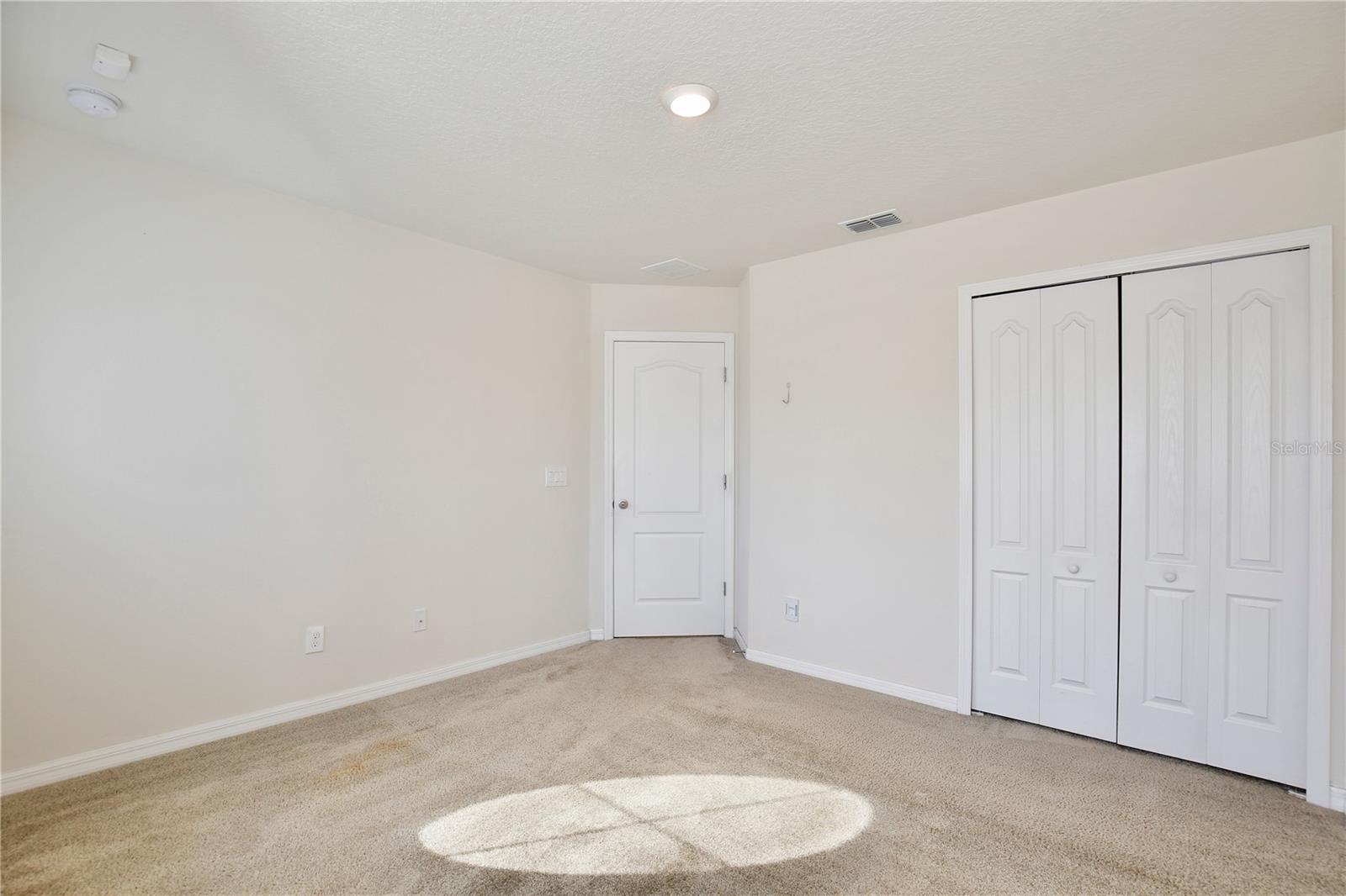 POINTE/HUNTERS CRK - Residential