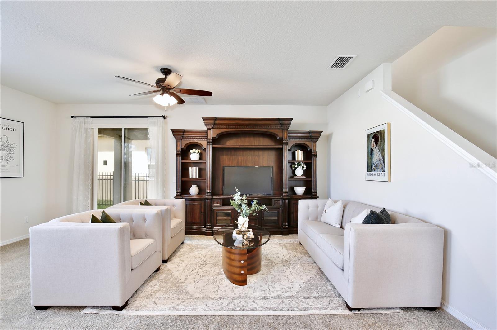 POINTE/HUNTERS CRK - Residential