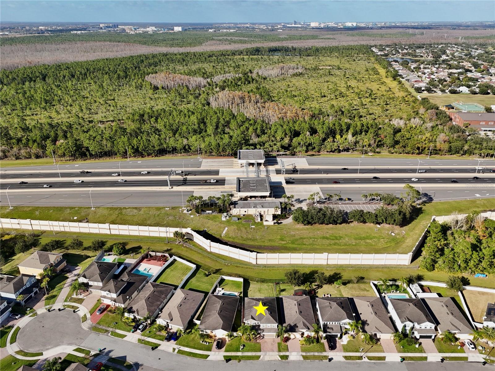 POINTE/HUNTERS CRK - Residential