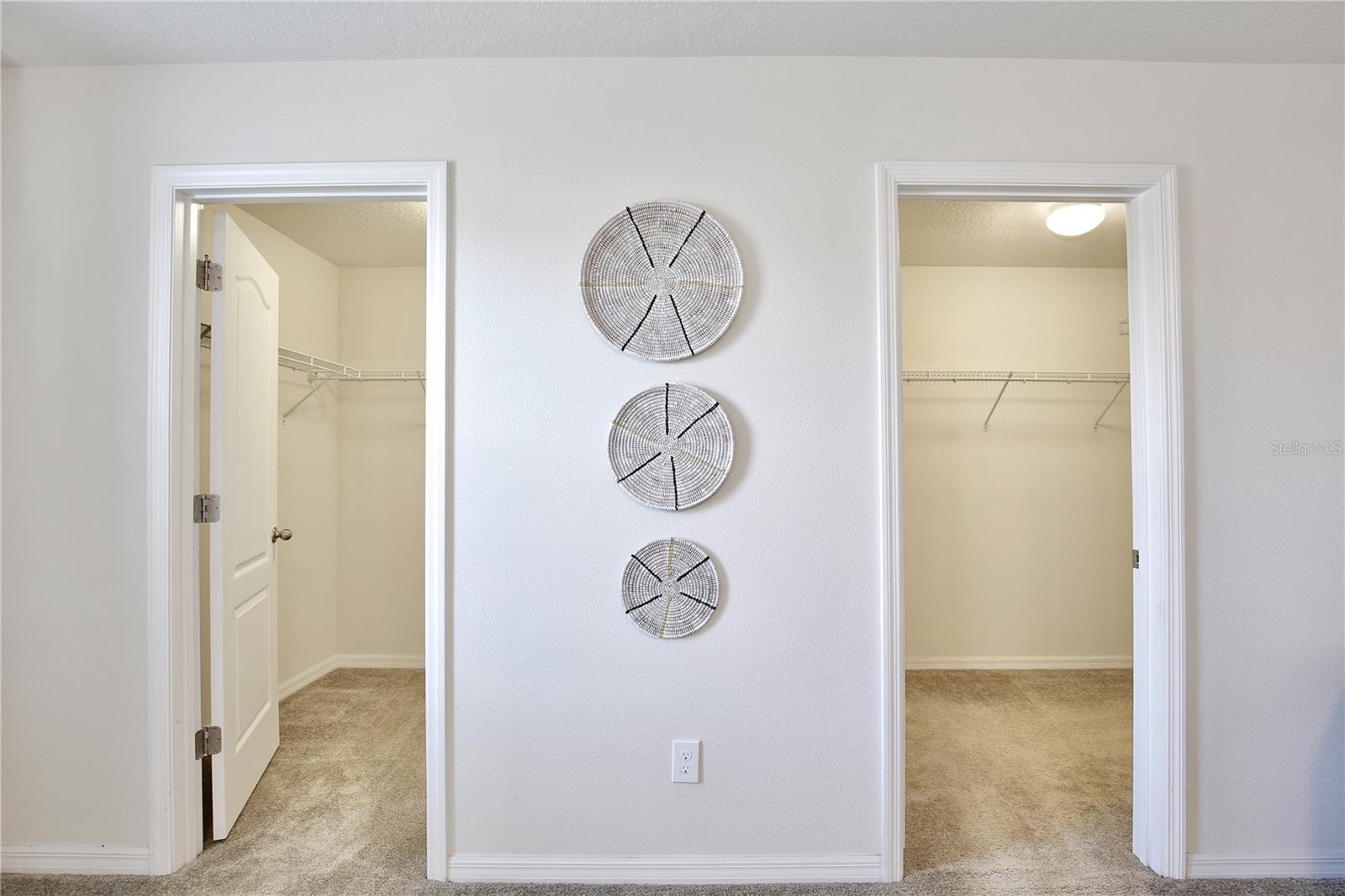 POINTE/HUNTERS CRK - Residential