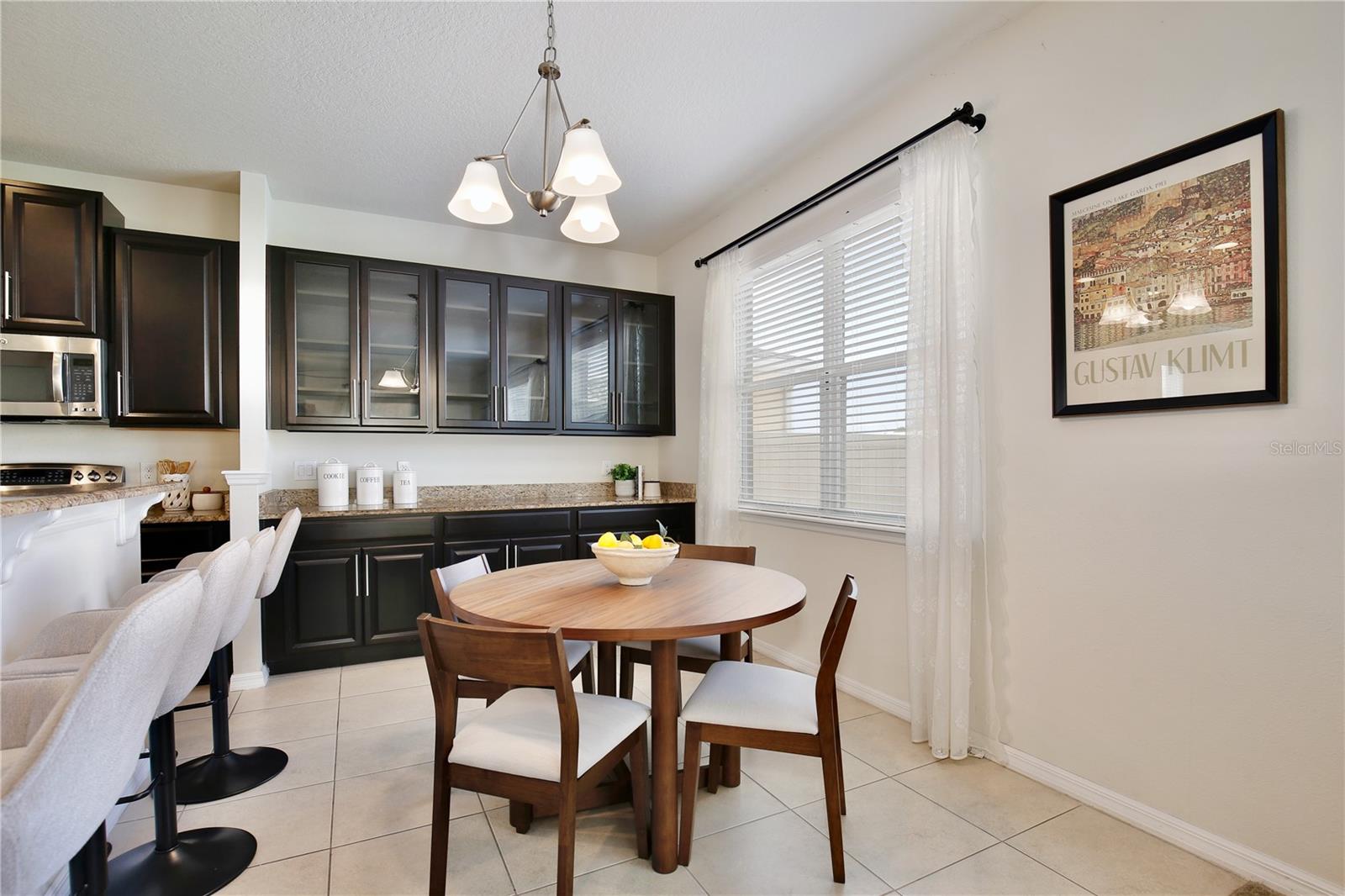 POINTE/HUNTERS CRK - Residential