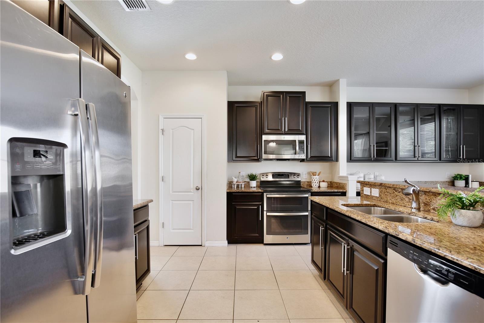 POINTE/HUNTERS CRK - Residential