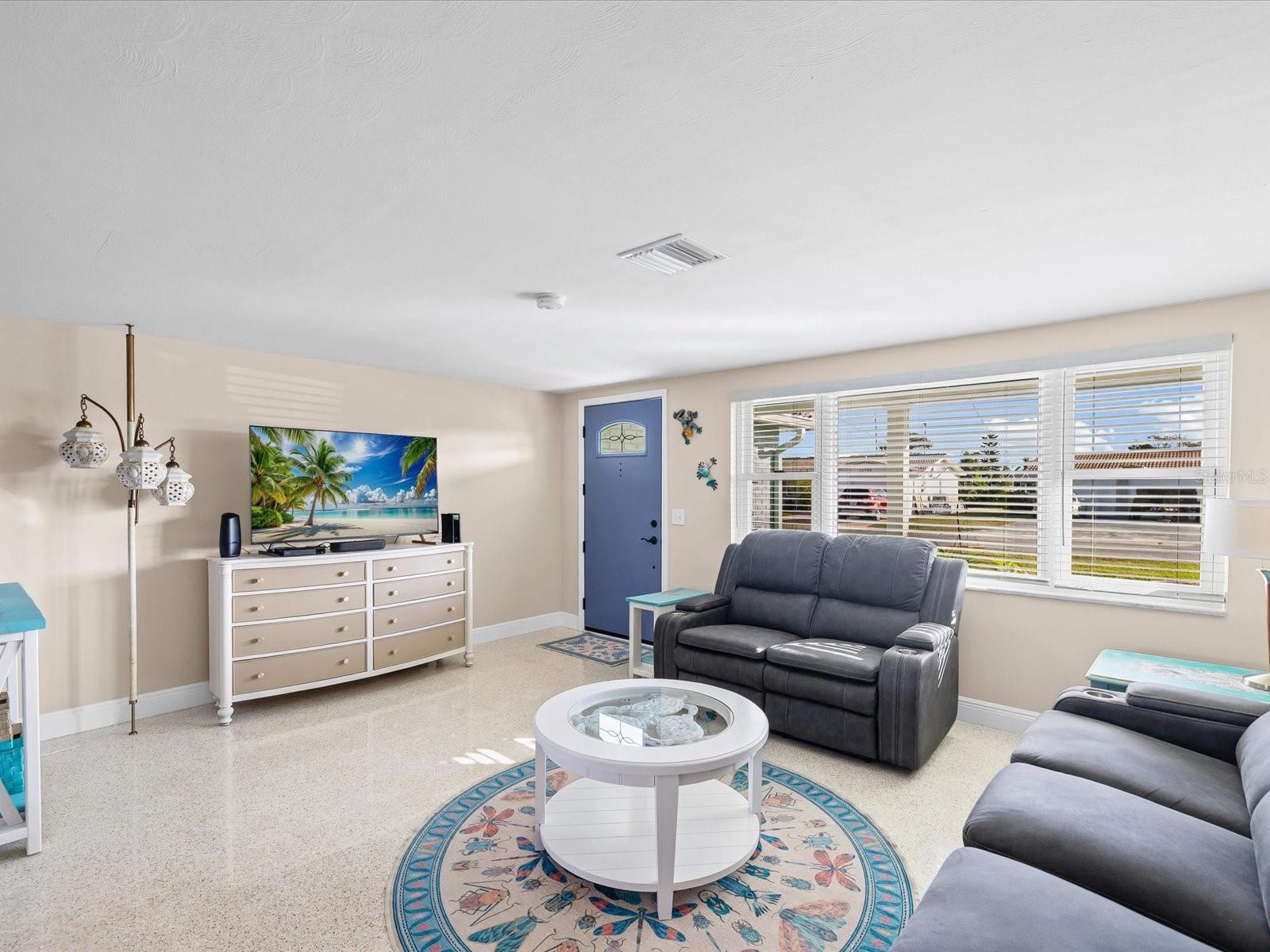 LEISURE BEACH - Residential