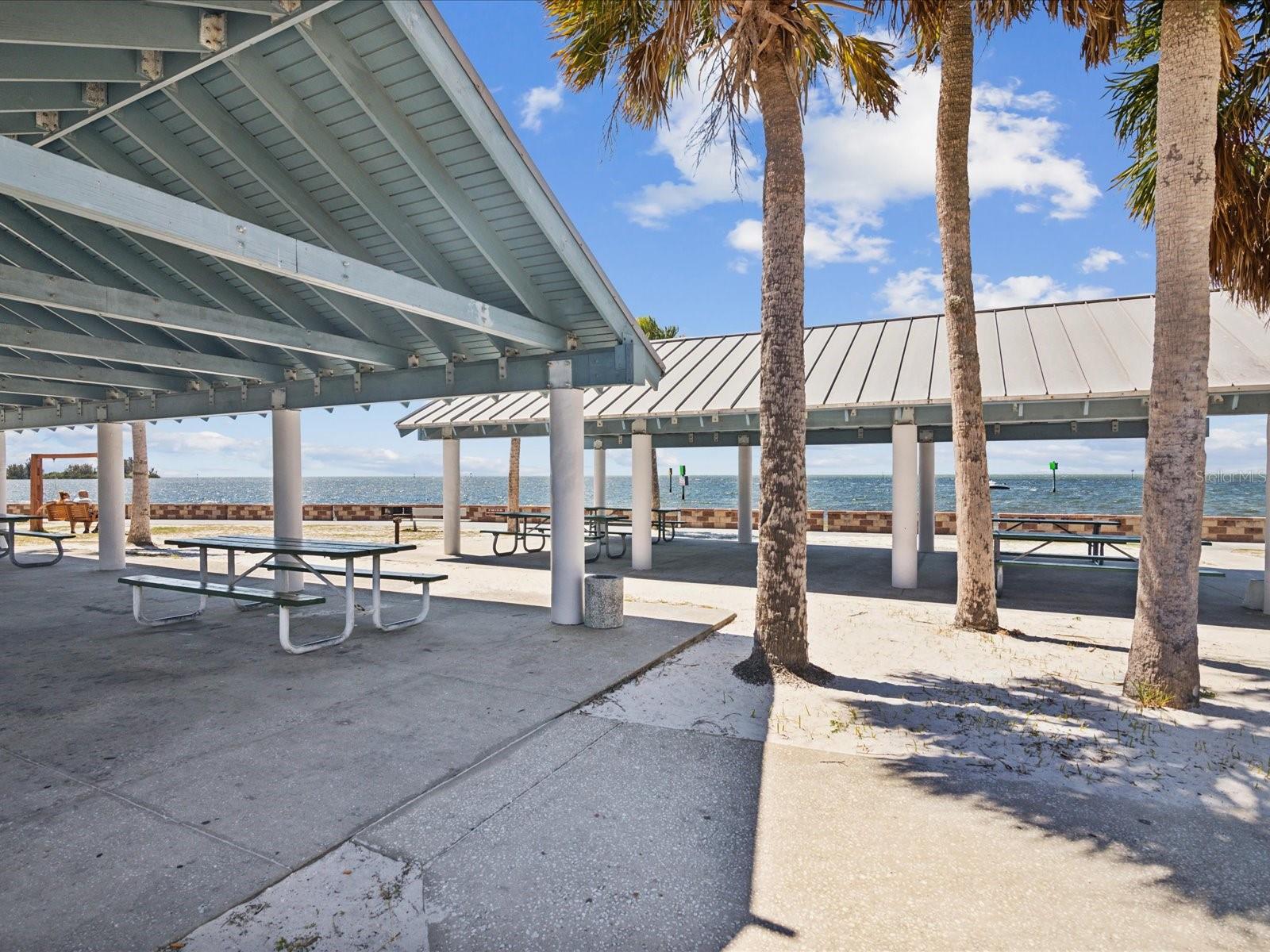 LEISURE BEACH - Residential