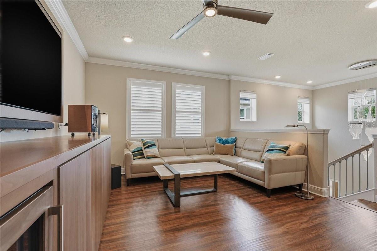 OZONA VILLAGE OF PALM HARBOR - Residential