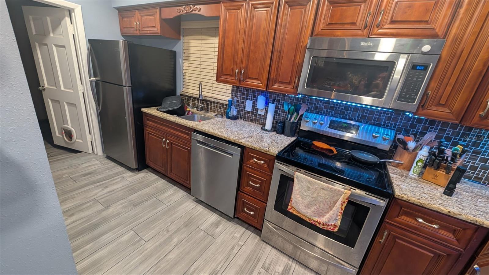 940 ORANGEVIEW DRIVE