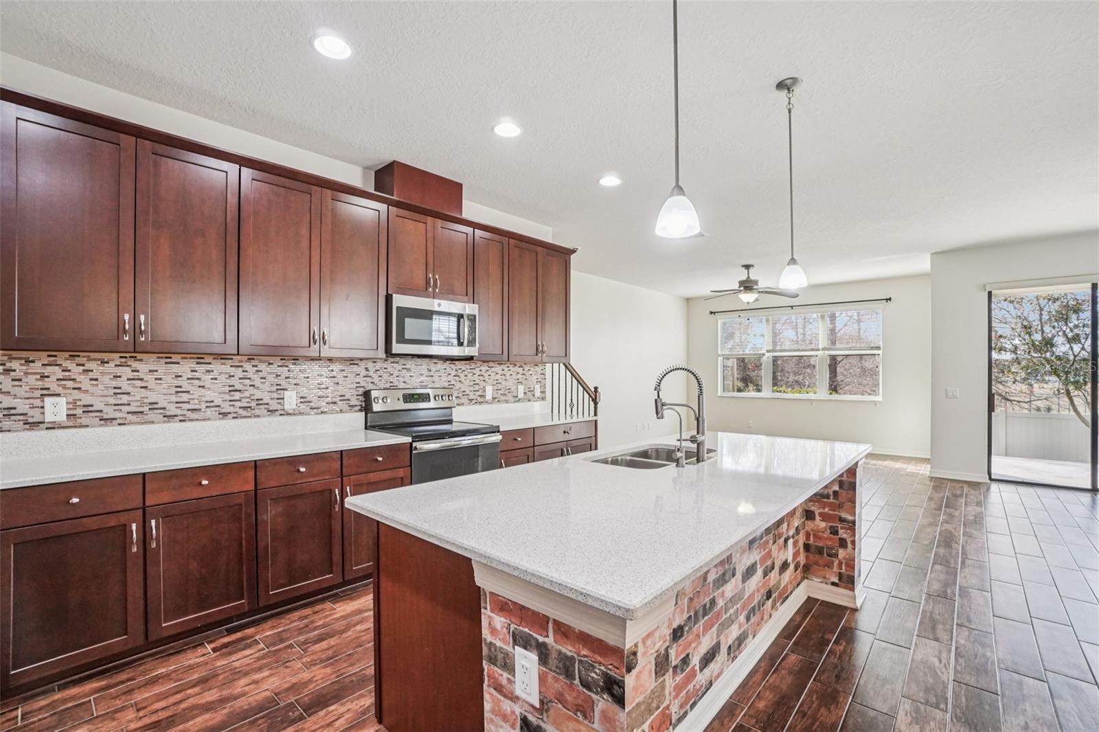 WEST LAKE TWNHMS PH 2 - Residential