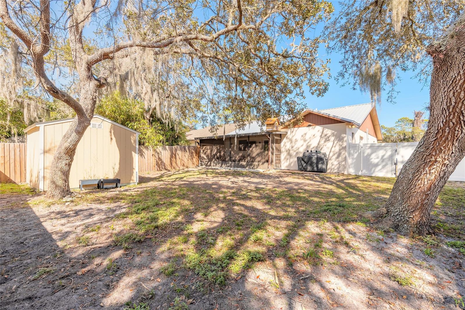 TURNBULL SHORES LTS 01-99 INC - Residential