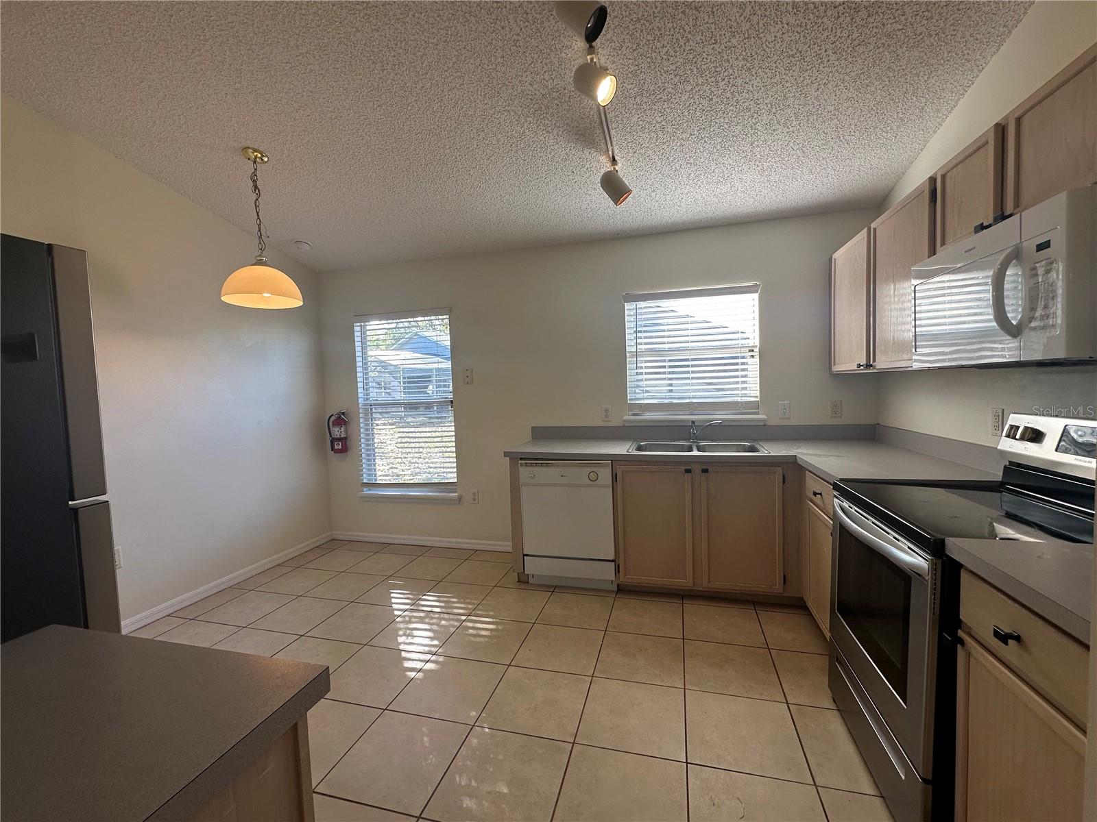 CLEAR CREEK PH 02 - Residential Lease