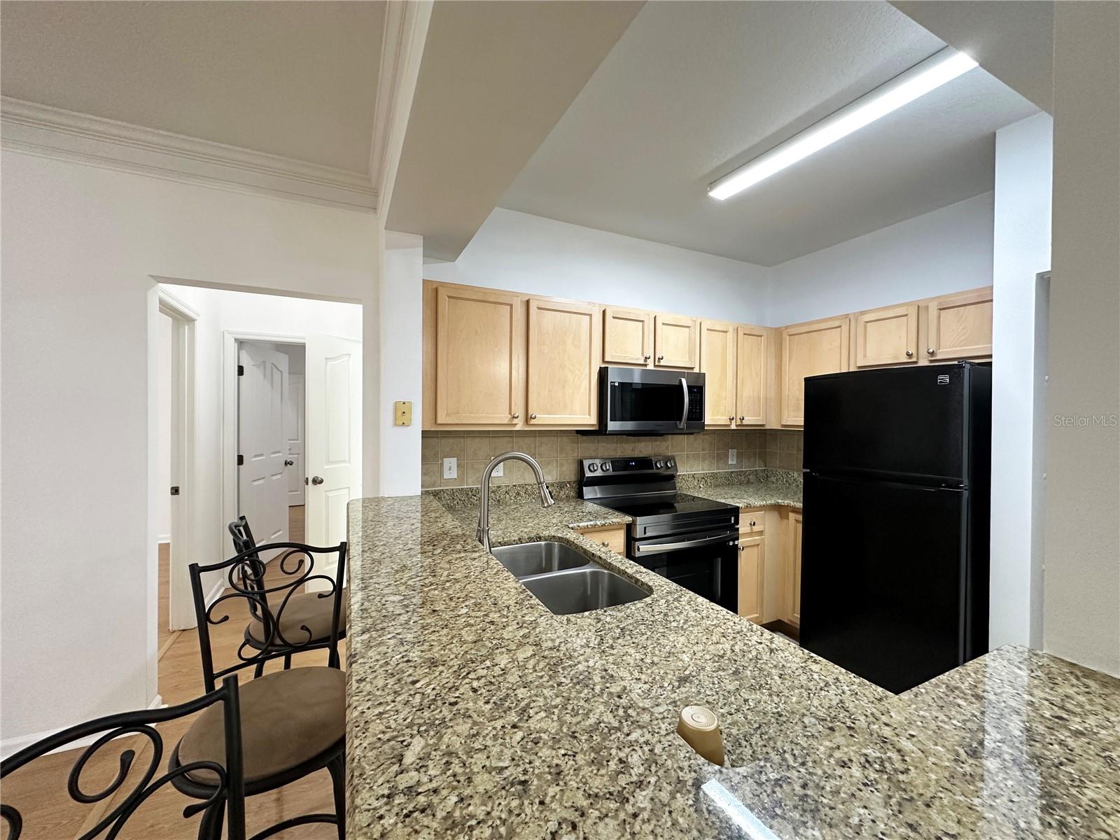 DISCOVERY PALMS CONDOMINIUM - Residential