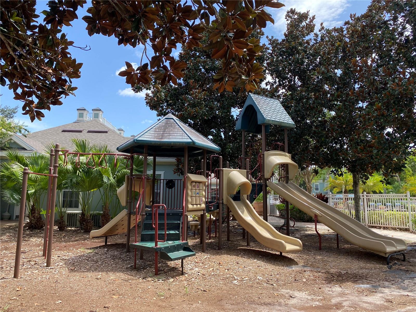 DISCOVERY PALMS CONDOMINIUM - Residential