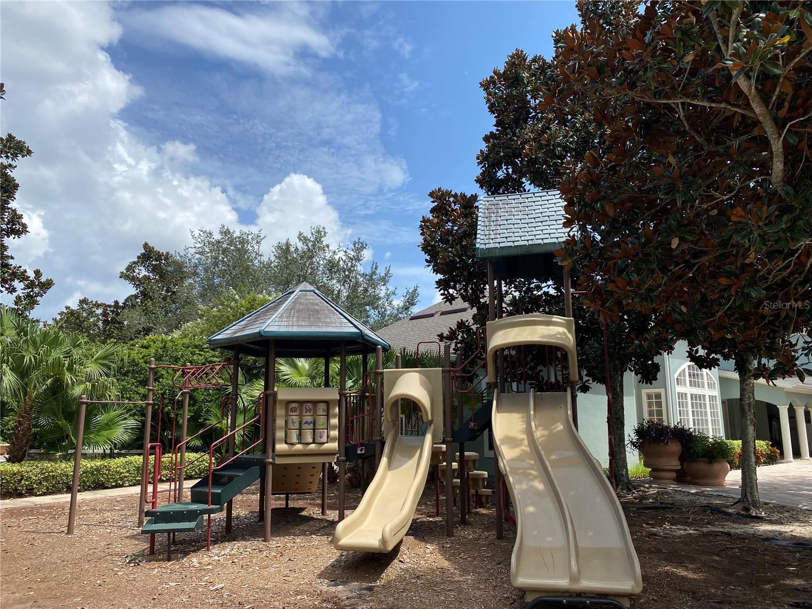 DISCOVERY PALMS CONDOMINIUM - Residential