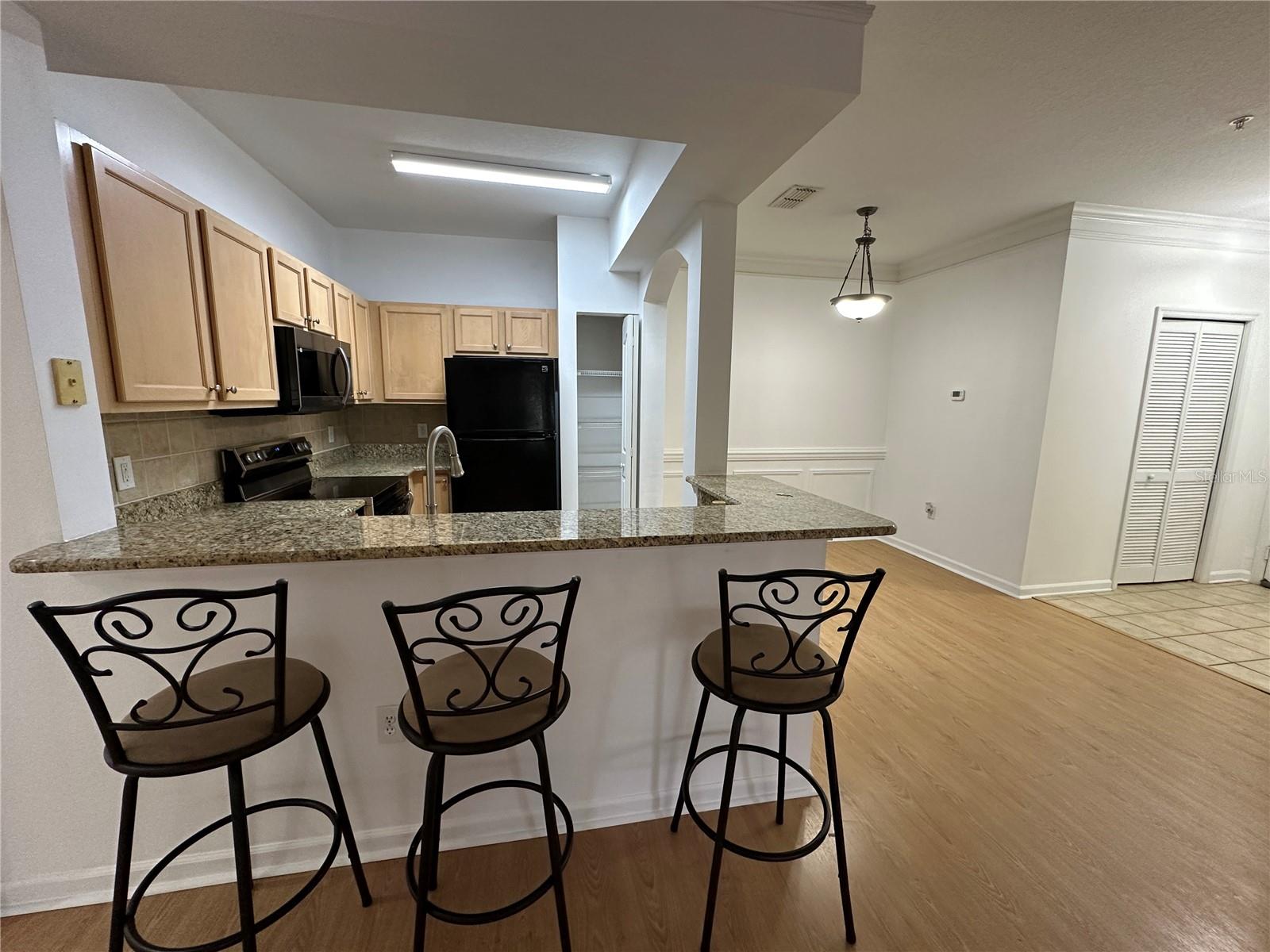 DISCOVERY PALMS CONDOMINIUM - Residential