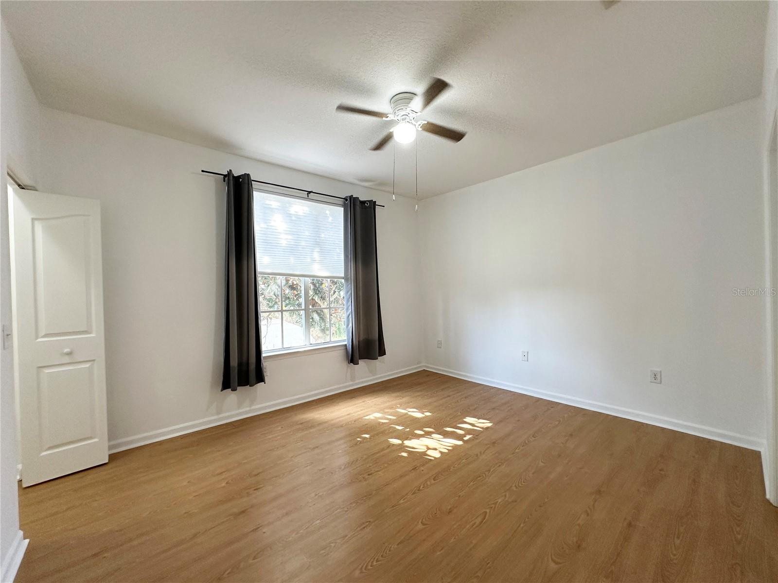 DISCOVERY PALMS CONDOMINIUM - Residential