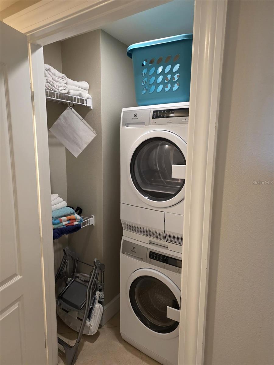 REUNION GRANDE CONDO - Residential Lease