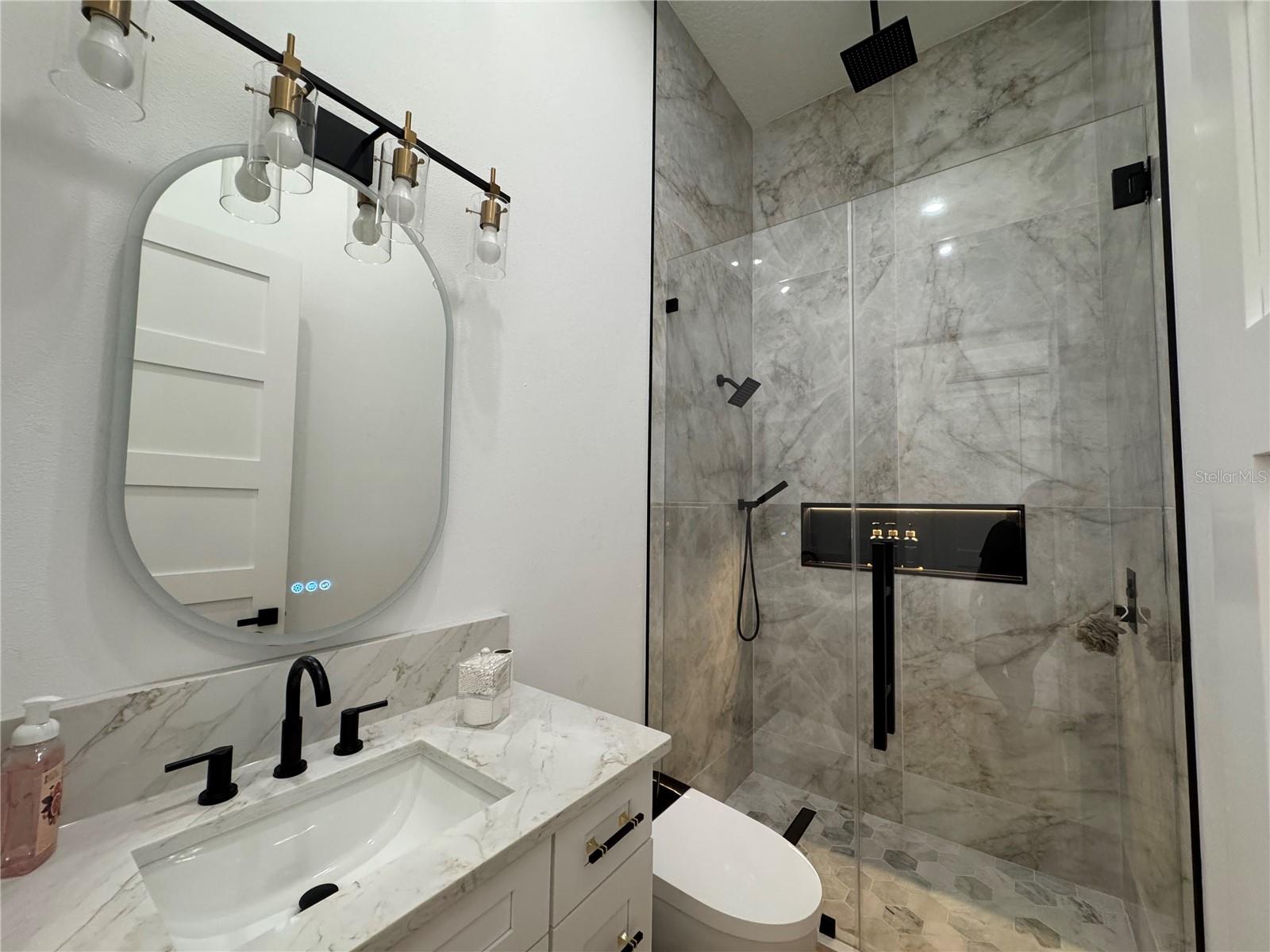 TROJAN TOWN - Residential