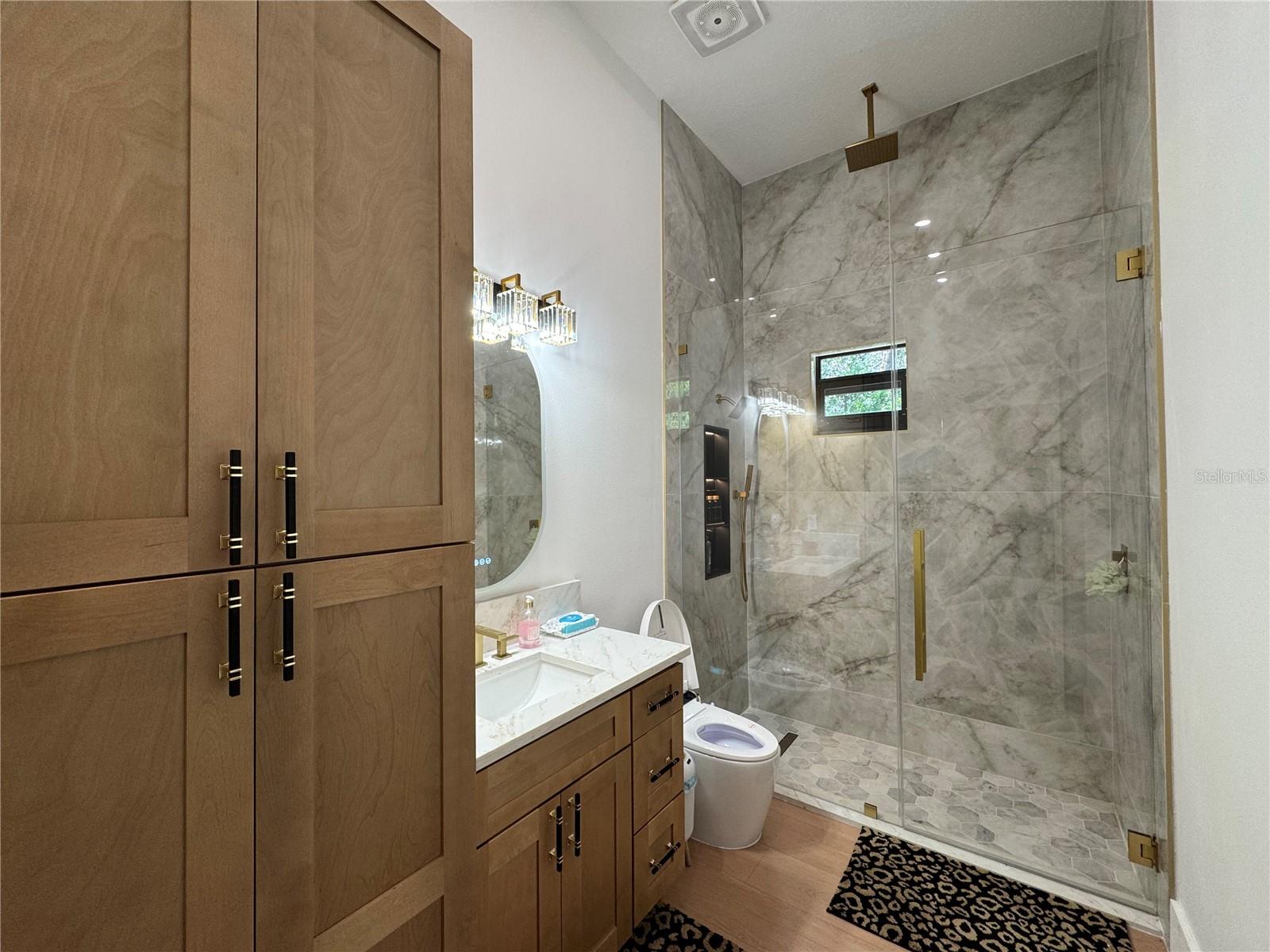 TROJAN TOWN - Residential