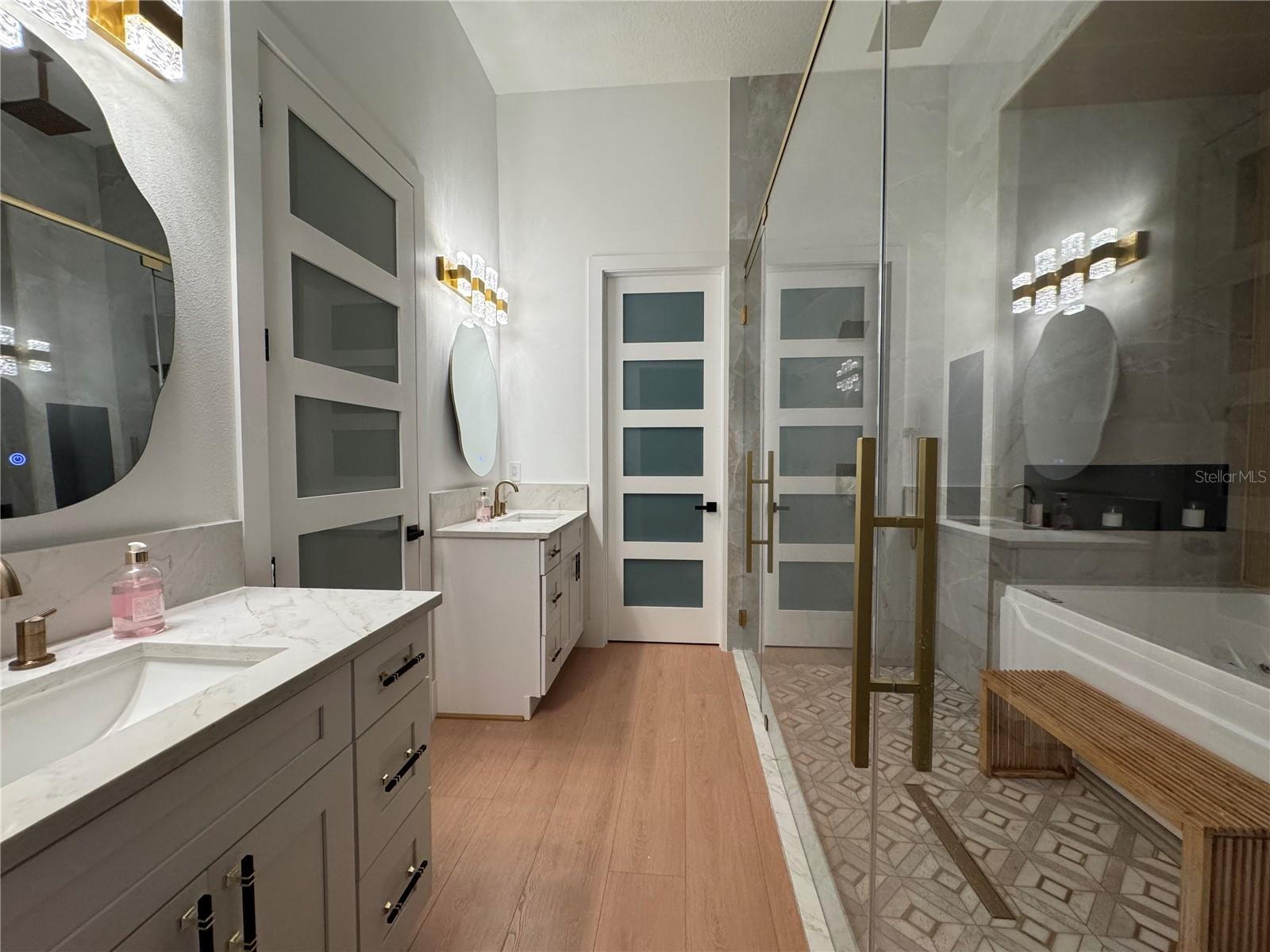 TROJAN TOWN - Residential